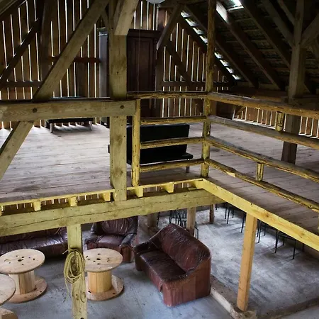 Figlarnia Farm stay *