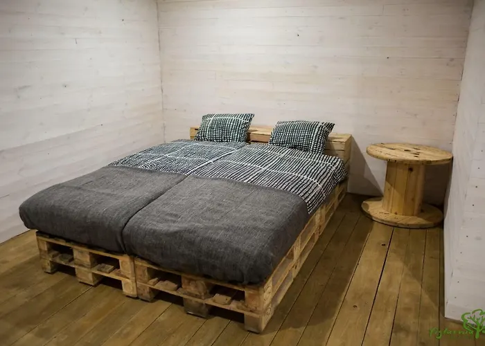 Figlarnia * Debnica Kaszubska